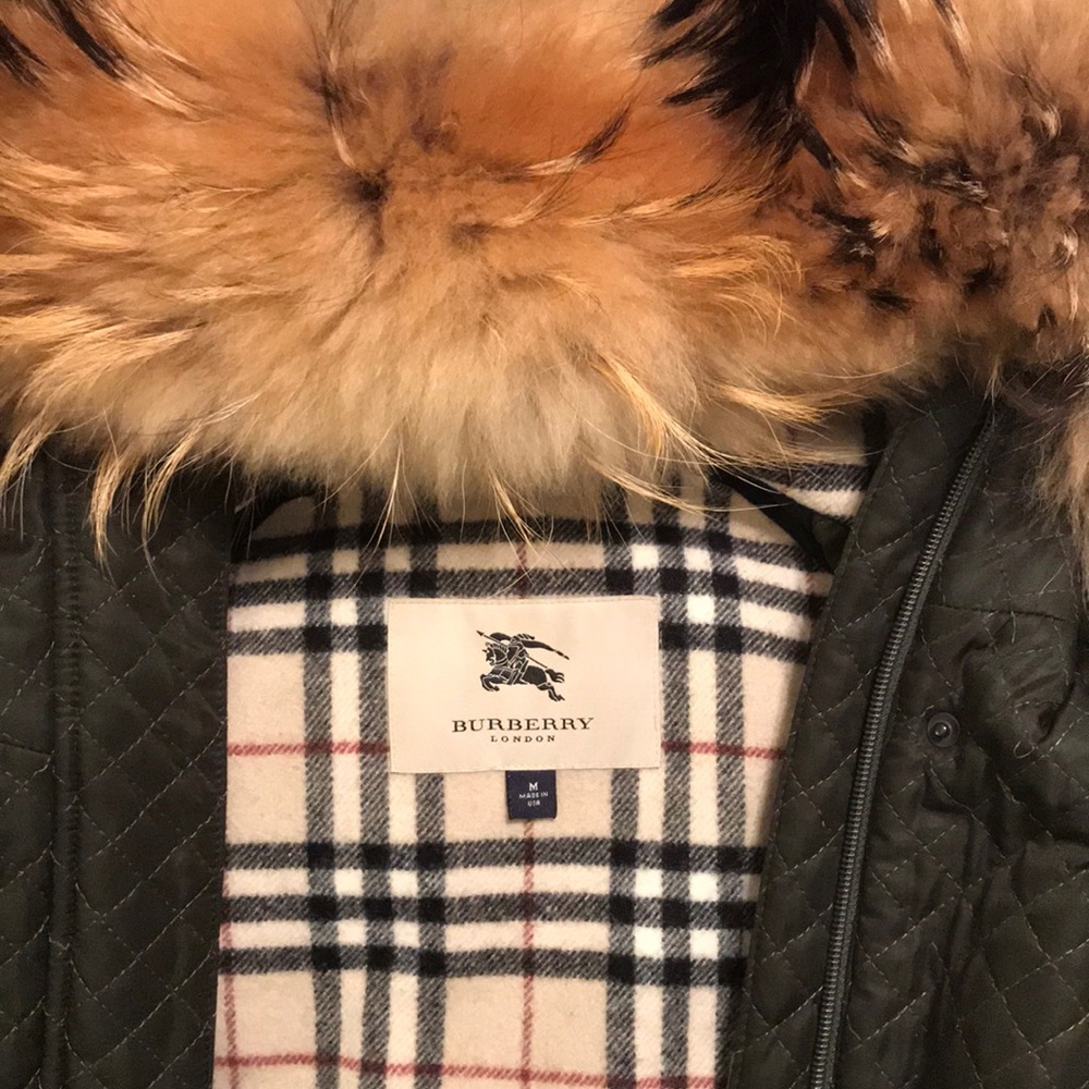 A Burberry women’s jacket - Picture 2 of 8